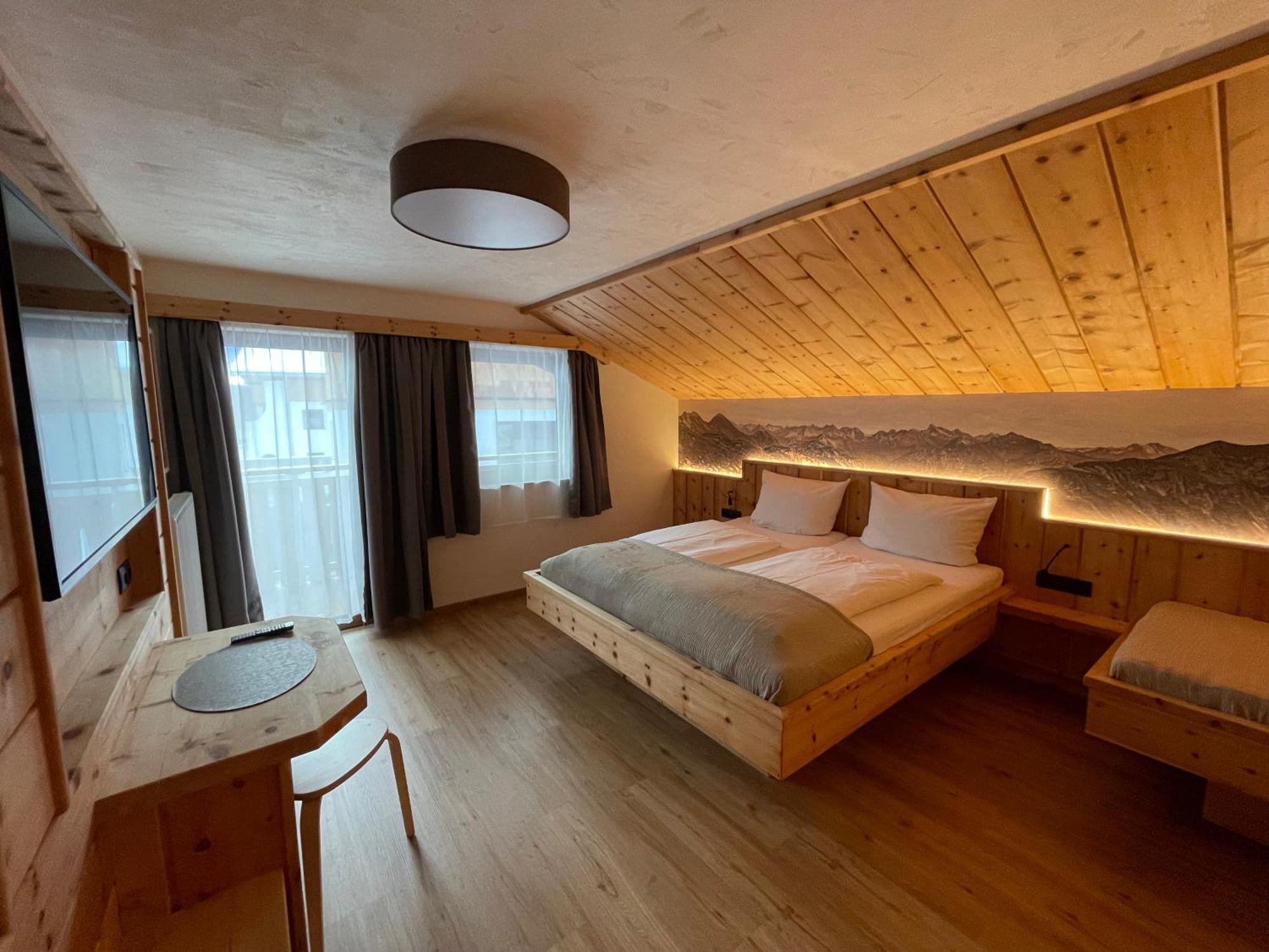 Bed and Breakfast Haus Walch Эльбигенальп Номер фото